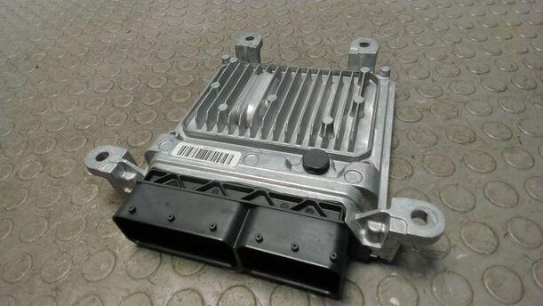 Foto: STEUERGERÄT DIESELMOTOR / MOTORSTEUERGERÄT eines Mercedes-Benz C 200 CDI DPF GLXi