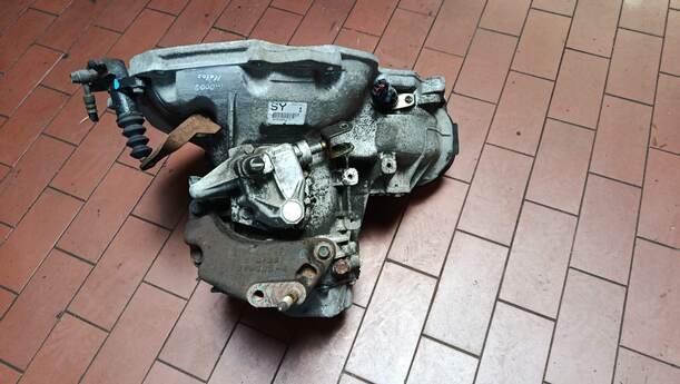 Foto: SCHALTGETRIEBE 5-GANG eines Chevrolet Kalos 1.4 16V GLXi