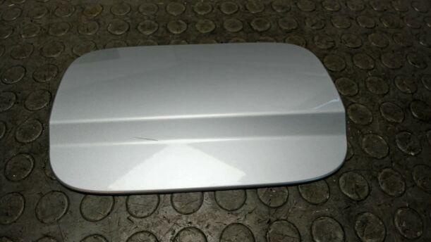 Foto: TANKKLAPPE / TANKDECKEL eines Mercedes-Benz C 200 CDI DPF GLXi