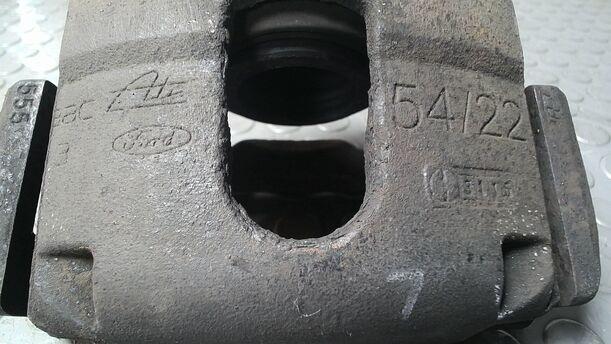 Foto: BREMSSATTEL VORN LINKS eines Ford Fiesta 1.4 GLXi