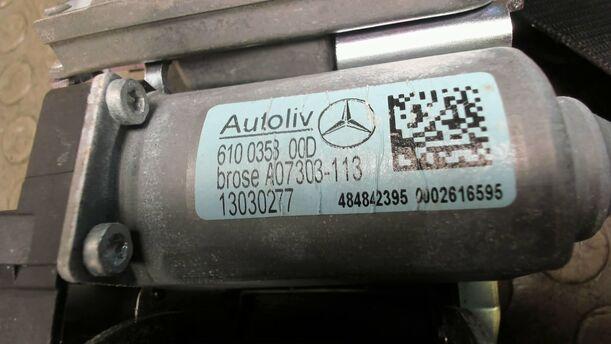 Foto: SICHERHEITSGURT VORNE RECHTS ( PRE SAFE SYSTEM ) eines Mercedes-Benz C 200 CDI DPF GLXi