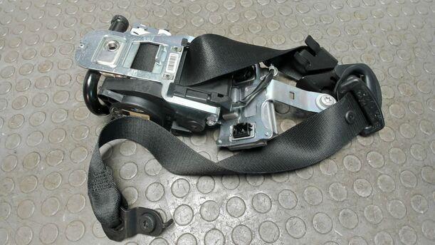 Foto: SICHERHEITSGURT VORNE RECHTS ( PRE SAFE SYSTEM ) eines Mercedes-Benz C 200 CDI DPF GLXi