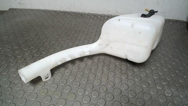 Foto: SCHEIBENWASCHBEHÄLTER eines Ford Fiesta 1.4 SX