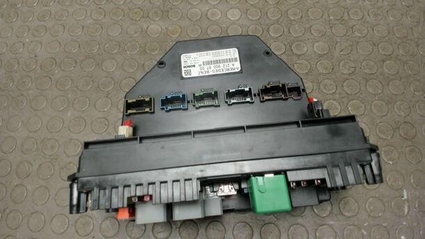 Foto: ZENTRALELEKTRIK / GRUNDMODUL eines Mercedes-Benz C 200 CDI DPF SX