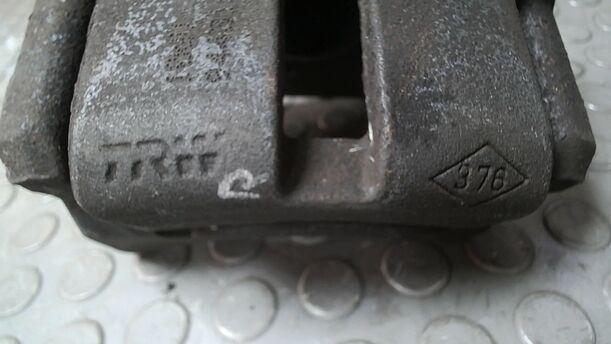 Foto: BREMSSATTEL VORN RECHTS ( TRW ) eines Renault Twingo 1.2 16V SX