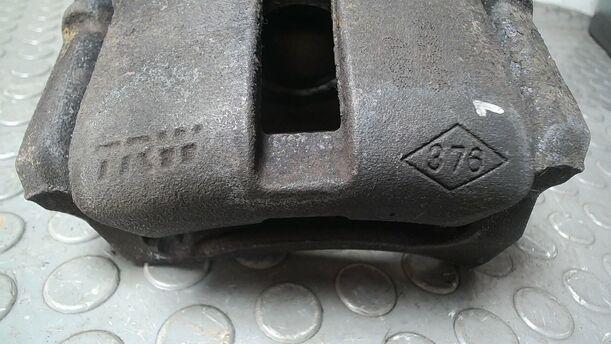Foto: BREMSSATTEL VORN LINKS ( TRW ) eines Renault Twingo 1.2 16V SX