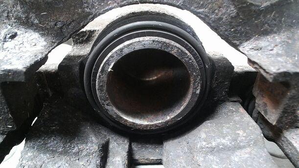 Foto: BREMSSATTEL VORN LINKS ( TRW ) eines Renault Twingo 1.2 16V SX