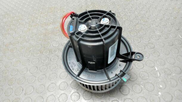 Foto: HEIZUNGSGEBLÄSE eines Mercedes-Benz C 200 CDI DPF SX