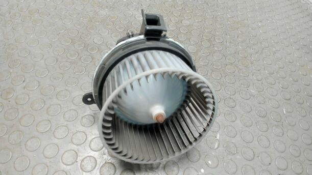 Foto: HEIZUNGSGEBLÄSE eines Mercedes-Benz C 200 CDI DPF SX