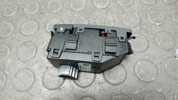 Foto: WARNBLINKSCHALTER eines Mercedes-Benz C 200 CDI DPF SX