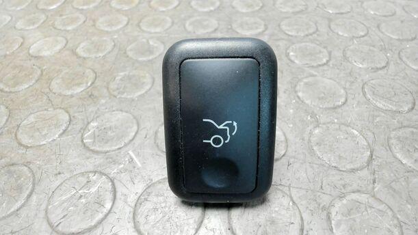 Foto: SCHALTER HECKDECKEL eines Mercedes-Benz C 200 CDI DPF SX