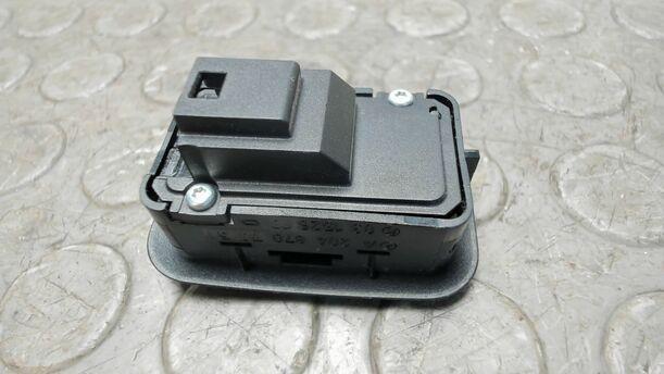 Foto: SCHALTER HECKDECKEL eines Mercedes-Benz C 200 CDI DPF SX