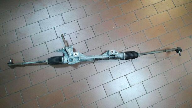 Foto: LENKGETRIEBE eines Renault Twingo 1.2 16V SX