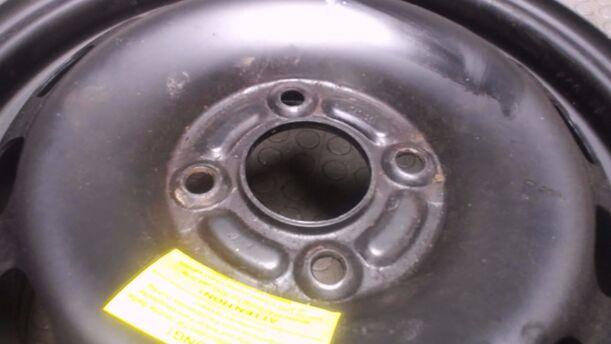 Foto: STAHLFELGE 5,5X14 ET 47,5 (UNBENUTZT) eines Ford Fiesta 1.4 GL