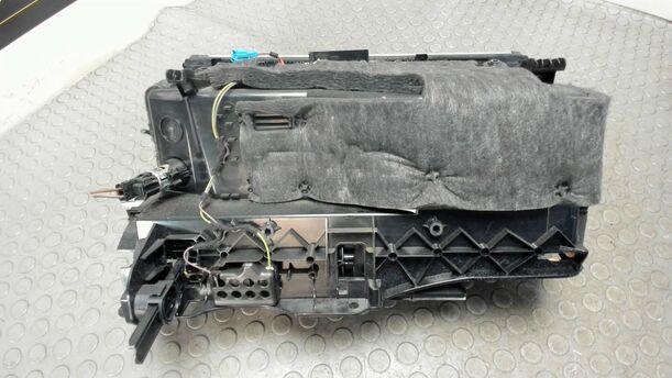 Foto: HANDSCHUHFACH eines Mercedes-Benz C 200 CDI DPF GL