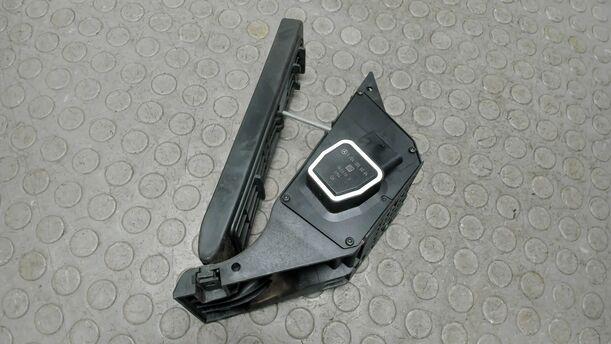 Foto: GASPEDAL ( DIESEL / SCHALTGETRIEBE ) eines Mercedes-Benz C 200 CDI DPF GL