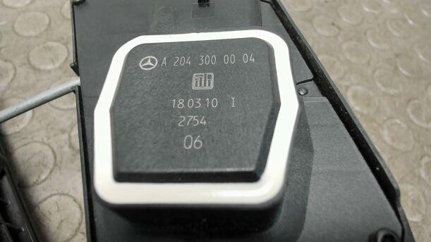 Foto: GASPEDAL ( DIESEL / SCHALTGETRIEBE ) eines Mercedes-Benz C 200 CDI DPF GL