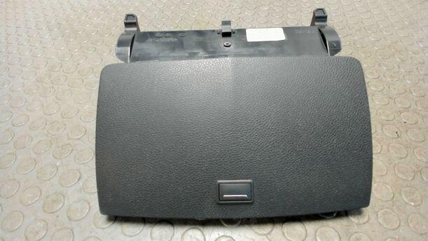 Foto: INFORMATIONSDISPLAY / DISPLAY eines Mercedes-Benz C 200 CDI DPF GL