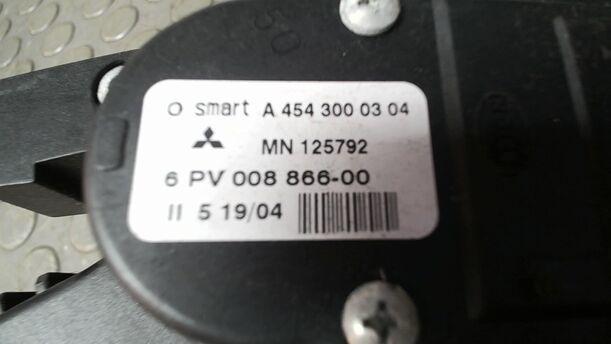 Foto: GASPEDAL eines Smart smart forfour GL