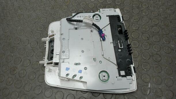 Foto: INNENBELEUCHTUNG VORNE ( PANORAMADACH ) eines Mercedes-Benz C 200 CDI DPF GL