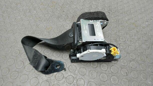 Foto: SICHERHEITSGURT HINTEN RECHTS eines Mercedes-Benz C 200 CDI DPF GL