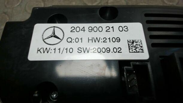 Foto: KLIMABEDIENTEIL / HEIZUNGSBETÄTIGUNG eines Mercedes-Benz C 200 CDI DPF GL