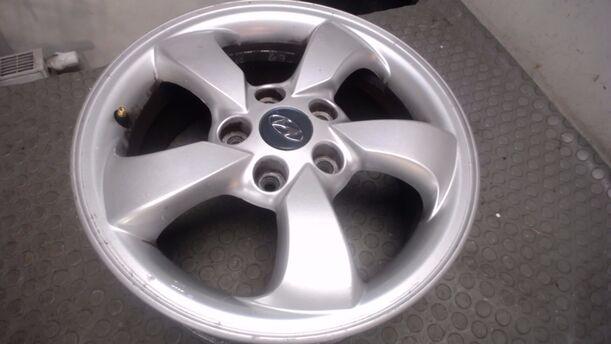 Foto: ALUFELGE 6,5X16 ET46 eines Hyundai Tucson 2.0 CRDi 2WD GLS