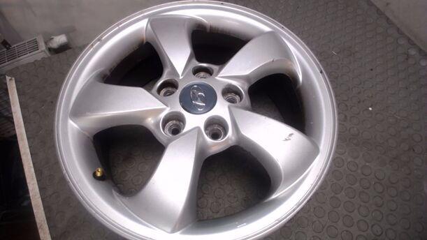 Foto: ALUFELGE 6,5X16 ET46 eines Hyundai Tucson 2.0 CRDi 2WD GLS