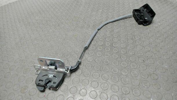 Foto: ENTRIEGLUNGSGRIFF RÜCKSITZ HINTEN LINKS eines Mercedes-Benz C 200 CDI DPF GLS