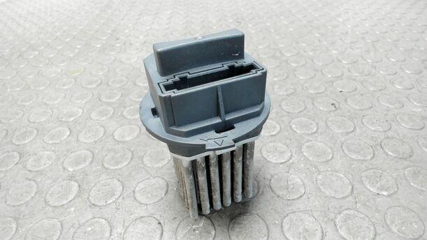 Foto: WIDERSTAND HEIZUNGSGEBLÄSE eines Mercedes-Benz C 200 CDI DPF GLS