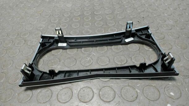 Foto: ABDECKUNG / BLENDE HEIZUNGSBETÄTIGUNG eines Mercedes-Benz C 200 CDI DPF GLS