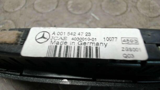 Foto: WARNGERÄT PARKTRONIK SYSTEM eines Mercedes-Benz C 200 CDI DPF GLS