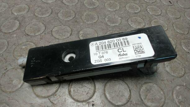 Foto: ANTENNENVERSTÄRKER eines Mercedes-Benz C 200 CDI DPF GLS