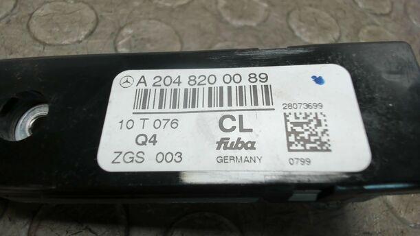 Foto: ANTENNENVERSTÄRKER eines Mercedes-Benz C 200 CDI DPF GLS