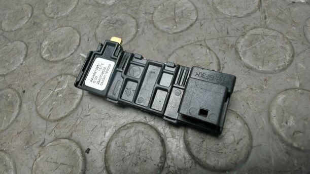 Foto: SENSOR FEUCHTIGKEIT / TEMPERATUR eines Mercedes-Benz C 200 CDI DPF GLS