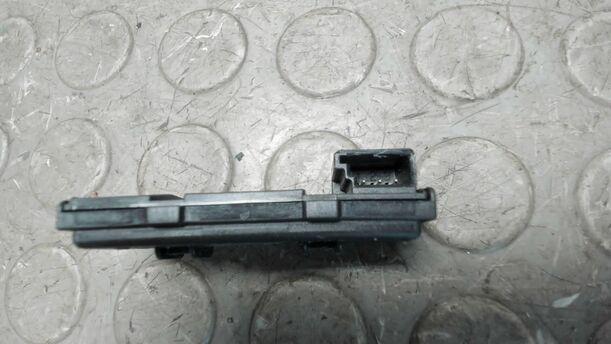 Foto: SENSOR FEUCHTIGKEIT / TEMPERATUR eines Mercedes-Benz C 200 CDI DPF GLS