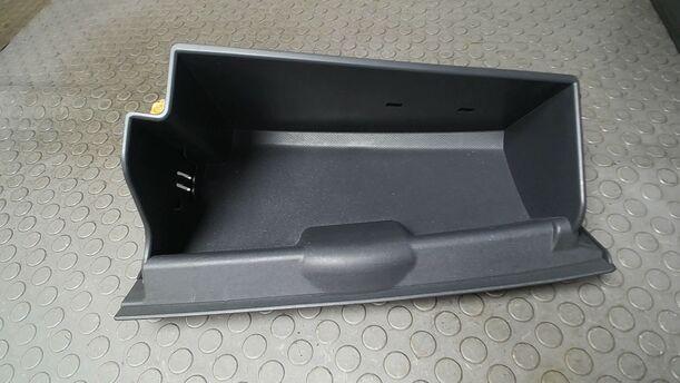 Foto: HANDSCHUHFACH eines Smart smart forfour GLS