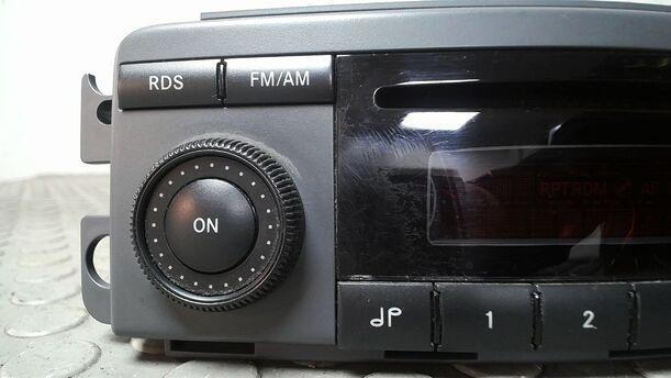 Foto: CD RADIO ( MIT RADIOCODE ) eines Smart smart forfour GLS