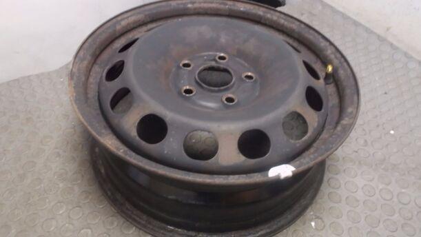 Foto: STAHLFELGE 6X16 ET50 eines VW Golf Variant 1.6 TDI DPF GLS