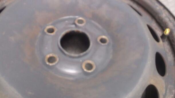 Foto: STAHLFELGE 6X16 ET50 eines VW Golf Variant 1.6 TDI DPF GLS