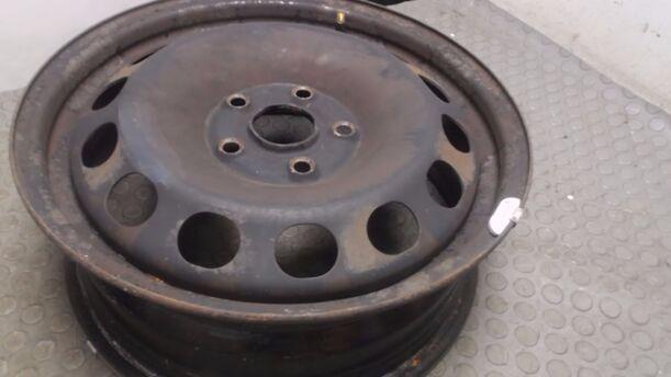 Foto: STAHLFELGE 6X16 ET50 eines VW Golf Variant 1.6 TDI DPF GLS