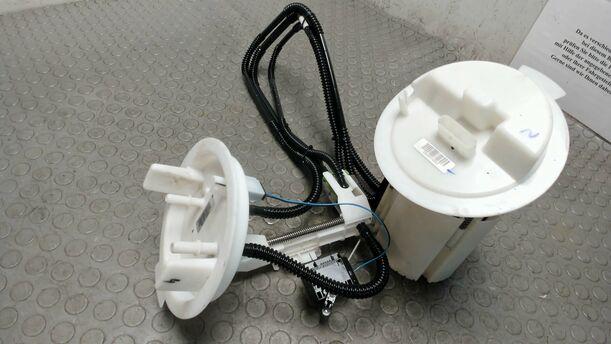 Foto: KRAFTSTOFFPUMPE eines Mercedes-Benz C 200 CDI DPF GLS