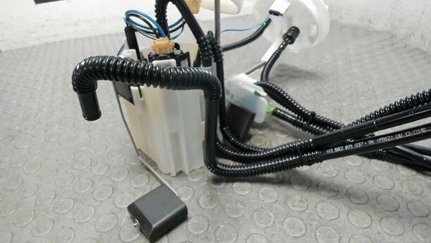 Foto: KRAFTSTOFFPUMPE eines Mercedes-Benz C 200 CDI DPF GLS