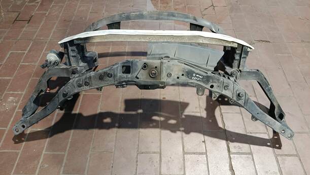Foto: FRONTBLECH/ SCHLOSSTRÄGER eines Opel Corsa 1.4 16V GLS