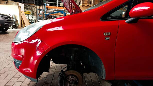 Foto: KOTFLÜGEL LINKS eines Opel Corsa 1.4 16V GLS
