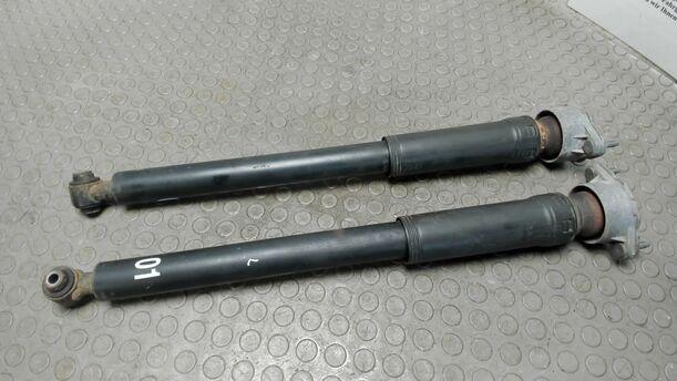 Foto: STOSSDÄMPFERPAAR HINTEN eines Mercedes-Benz C 200 CDI DPF GLS