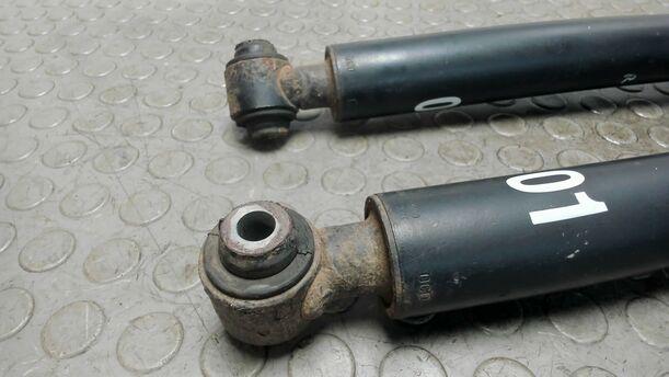 Foto: STOSSDÄMPFERPAAR HINTEN eines Mercedes-Benz C 200 CDI DPF GLS