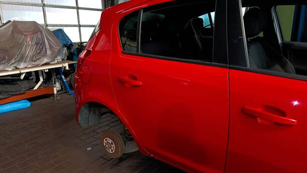 Foto: TÜR HINTEN RECHTS eines Opel Corsa 1.4 16V GLS