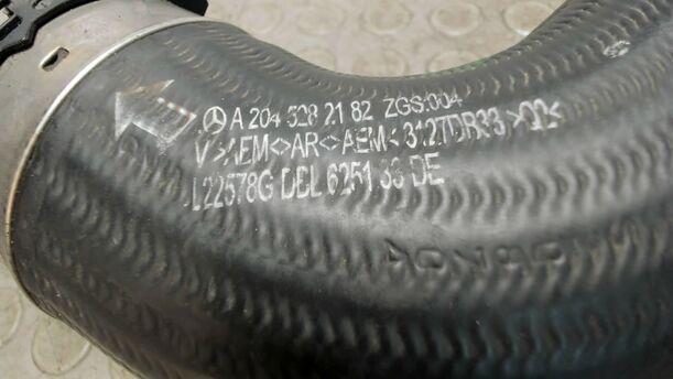 Foto: LADELUFTSCHLAUCH eines Mercedes-Benz C 200 CDI DPF GLS