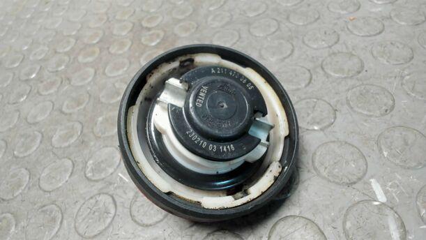 Foto: TANKVERSCHLUSS eines Mercedes-Benz C 200 CDI DPF GLS